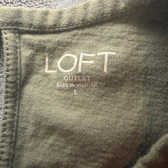 Loft Short Sleeve 2 Top Bundle Size Large. Green Eyelet & Grey Floral Top - Picture 4 of 11